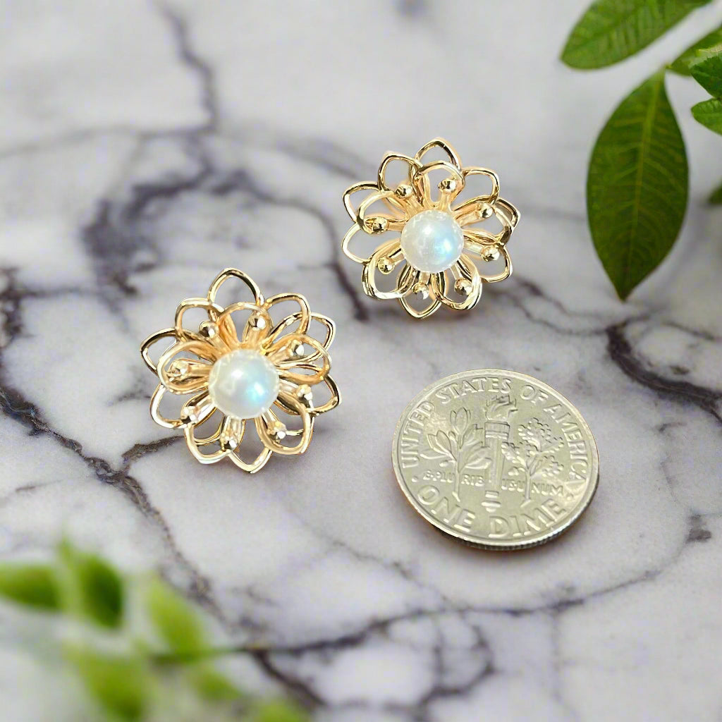 Double Layer Flora with Pearl Earrings