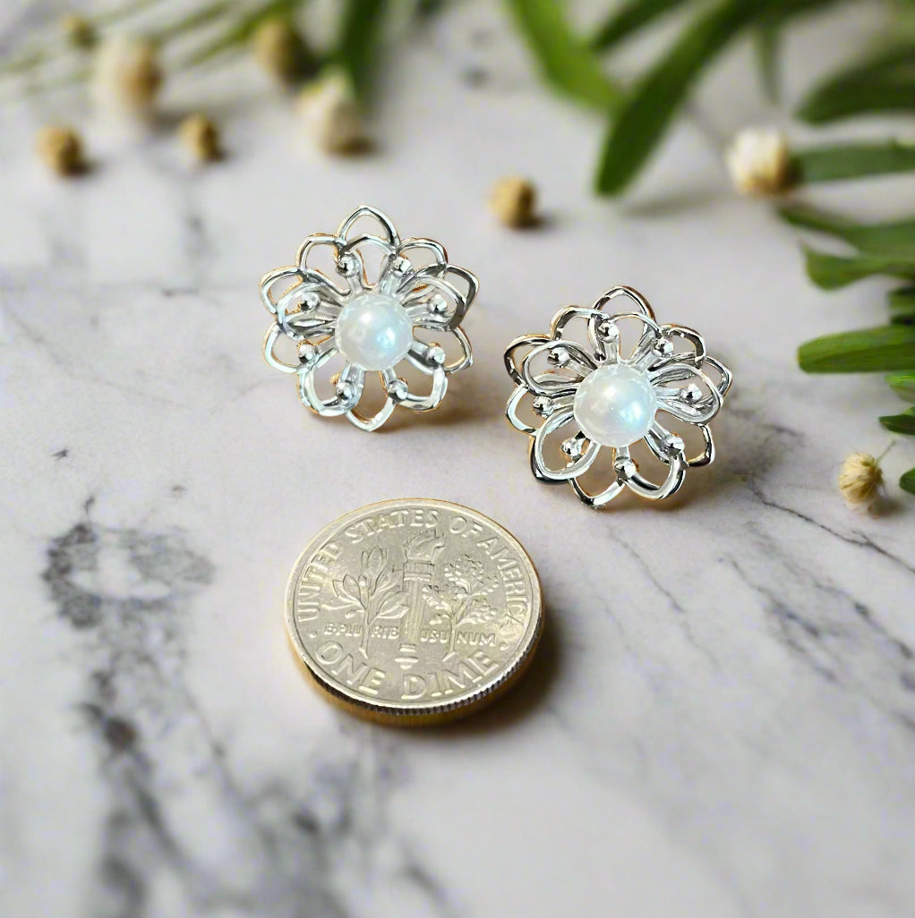 Double Layer Flora with Pearl Earrings