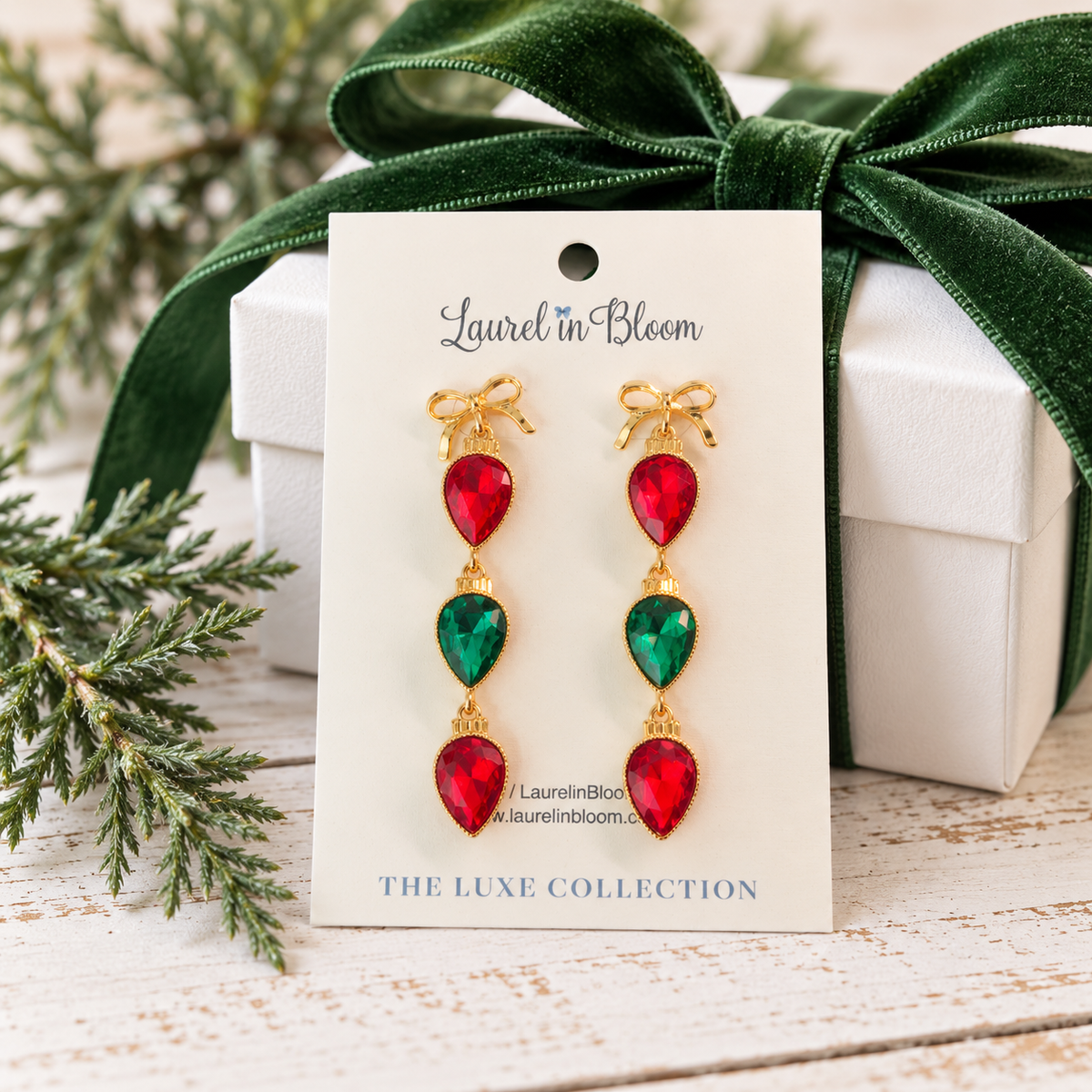Mistletoe Bows Cascade Trios