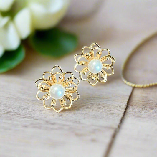 Double Layer Flora with Pearl Earrings