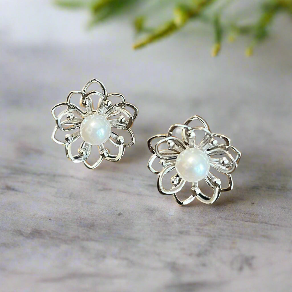 Double Layer Flora with Pearl Earrings