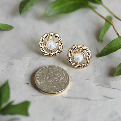 Pearl in Twists Earrings